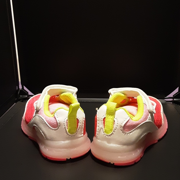 COPY - Light-up Sneaker - Picture 4 of 4